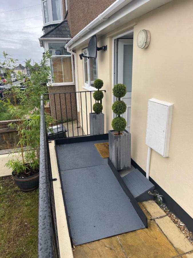 Two Bedroom Detached Modern Bungalow Close To Plymouth Argyle Fc Dış mekan fotoğraf